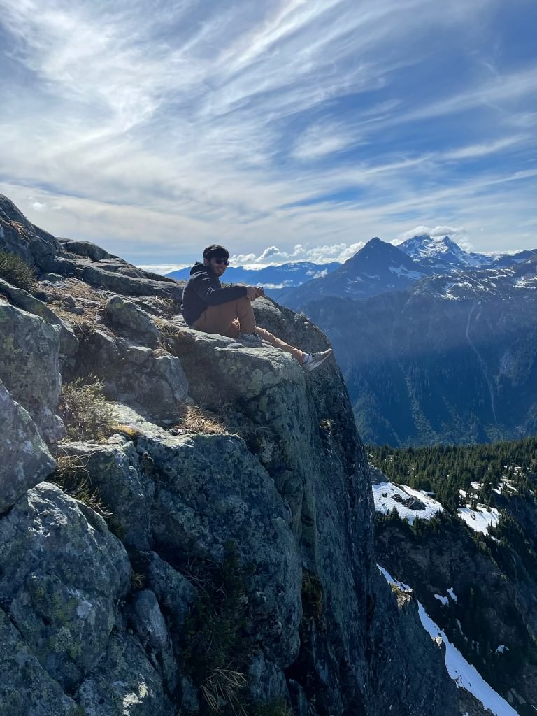 Logani at flora peak
